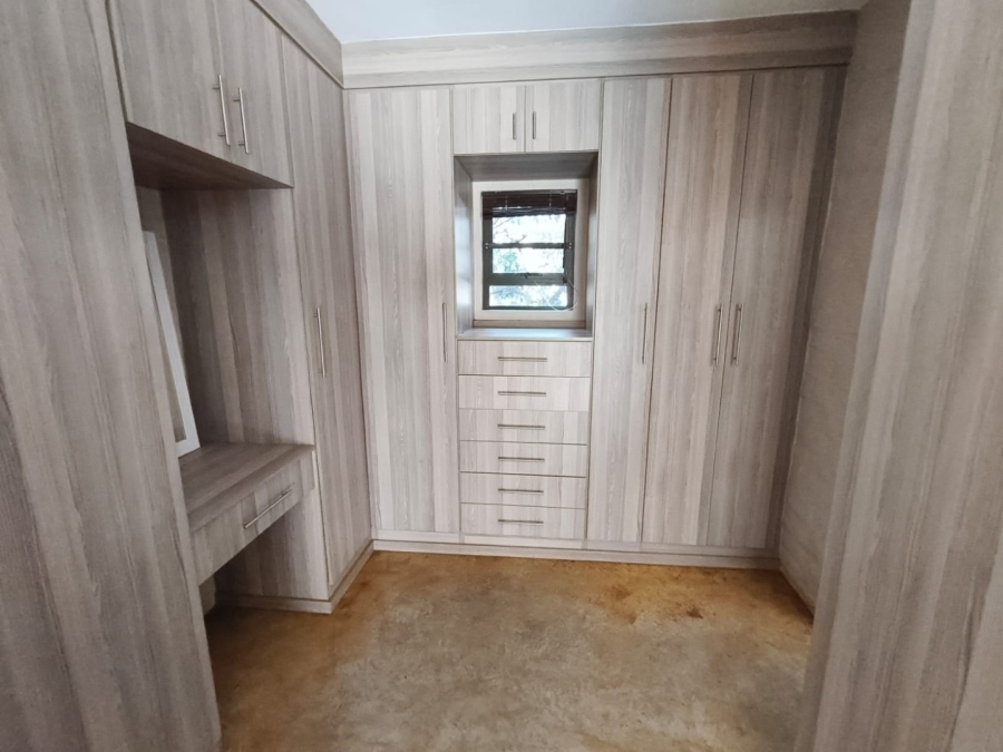 5 Bedroom Property for Sale in Mooinooi North West